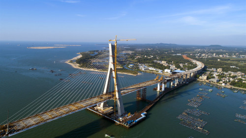 今天，中國(guó)首座跨地震斷層跨海橋梁——海南海文大橋正式通行了！